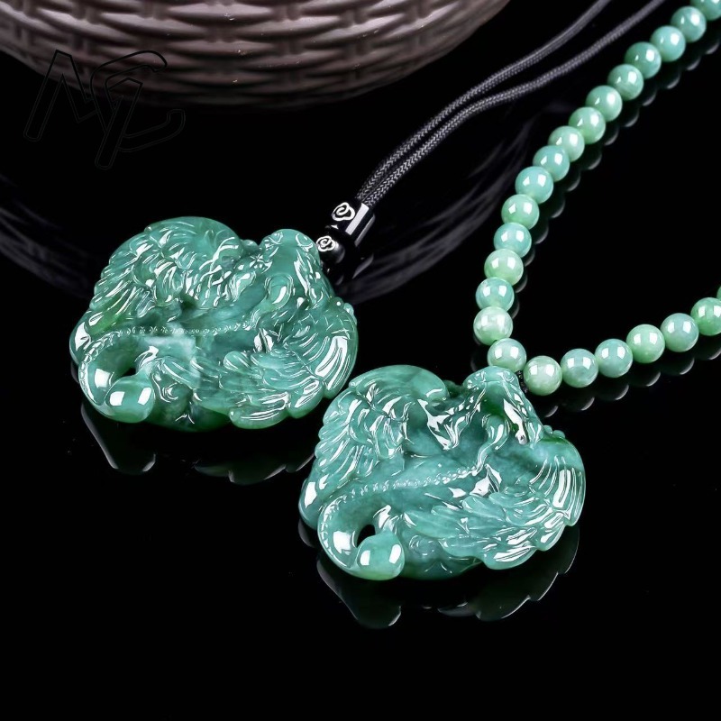 天然の本物のエメラルドブルーウォーター フライングアプサラス - Necklaces のレビューと価格