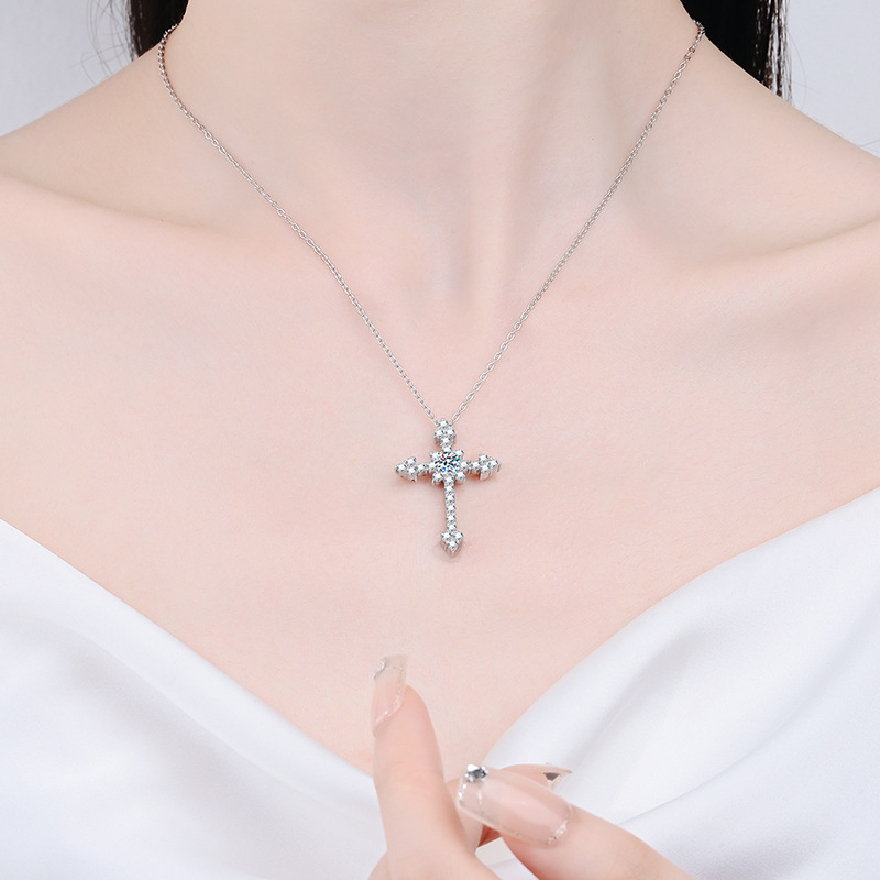 LioraGem プラチナ PT950 フルダイヤモンド ク - Cross Pendant Necklace Gold のレビューと価格