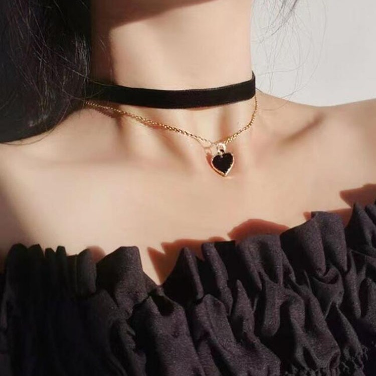ロマンチックな二重層チョーカーネックレスレッドベルベットハー - Layered Pendant Necklace Aesthetic のレビューと価格