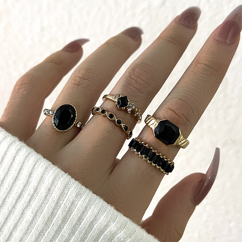 レトロなブラッククリスタルストーンリングセット。女性向け、ヴ - Vintage Punk Knuckle Rings Set のレビューと価格